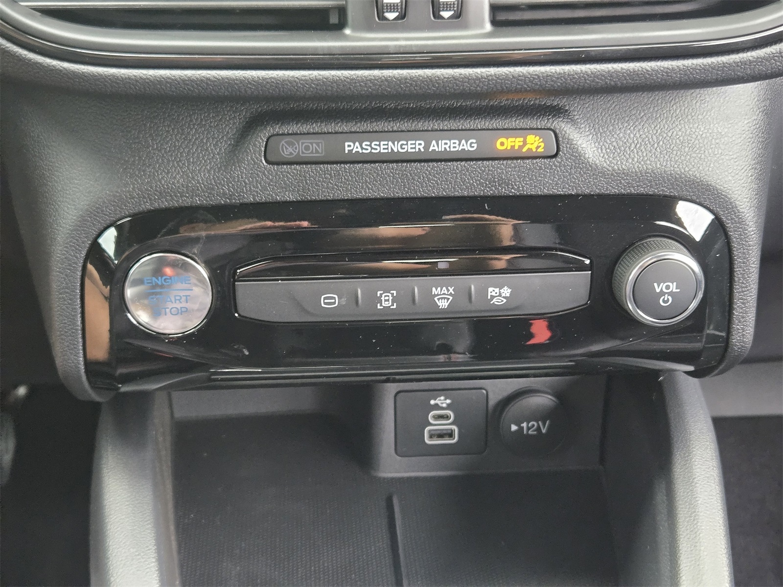 2025 Ford Escape ST-Line photo 12