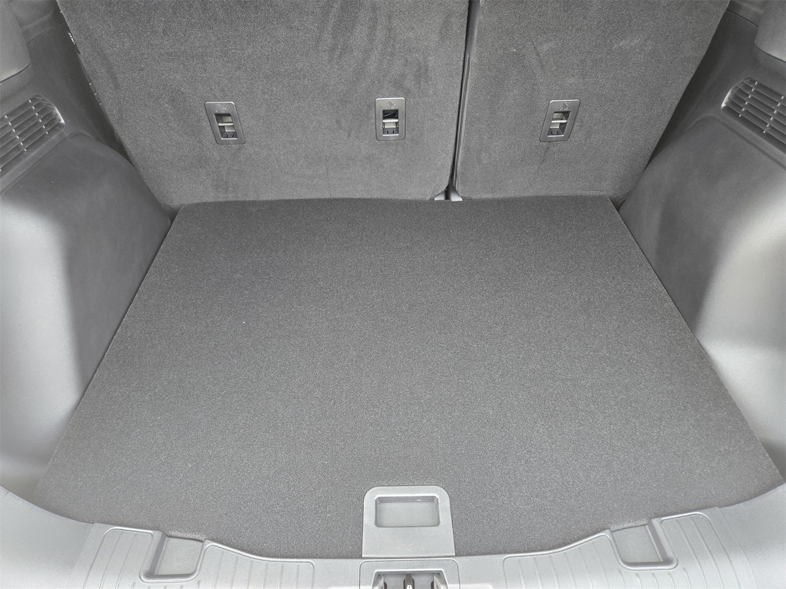 2025 Ford Escape ST-Line photo 18