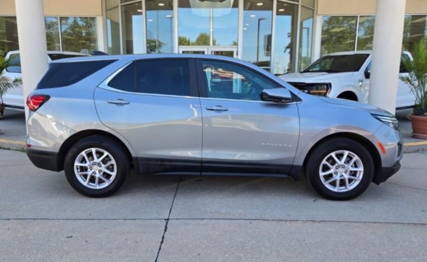 Used 2023 Chevrolet Equinox LT with VIN 3GNAXKEGXPS207457 for sale in Fremont, NE