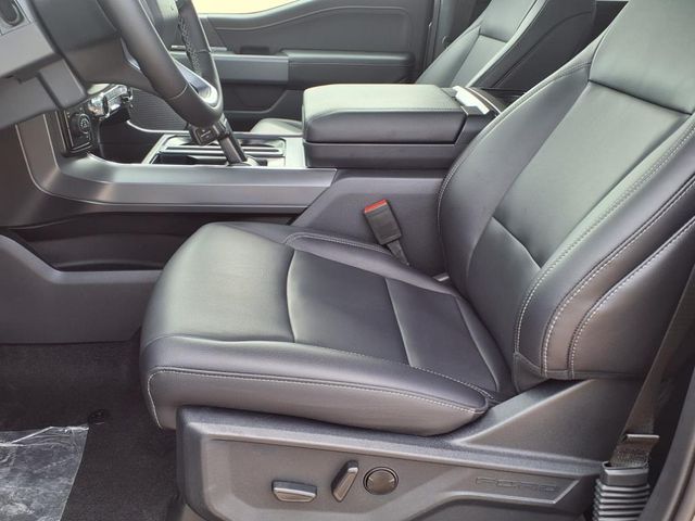 2025 Ford F-150 XLT photo 13