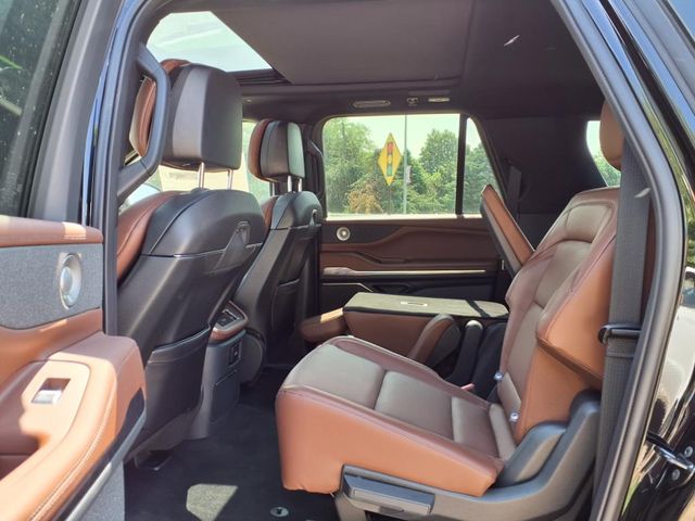 2025 Lincoln Navigator L Reserve photo 7