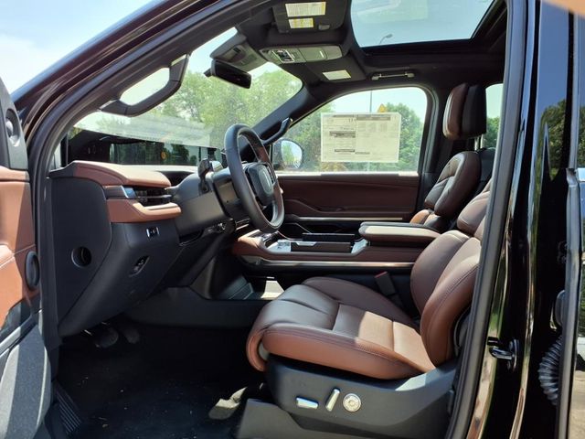 2025 Lincoln Navigator L Reserve photo 10
