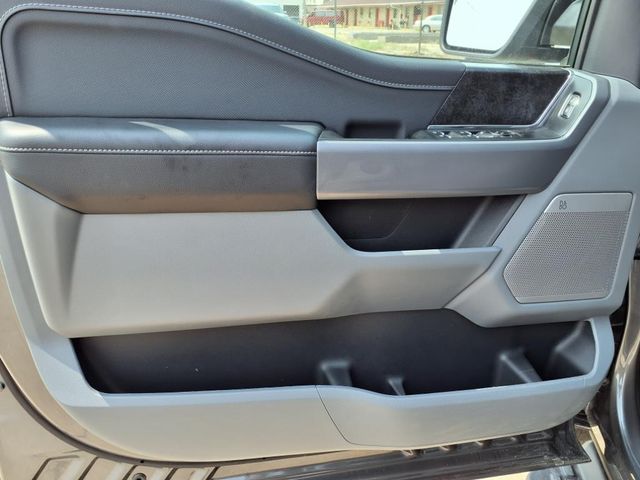 2025 Ford F-150 Lightning photo 10