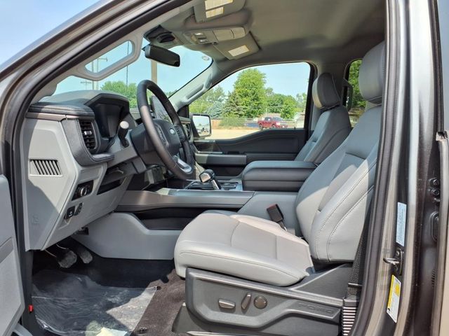 2025 Ford F-150 Lightning photo 11