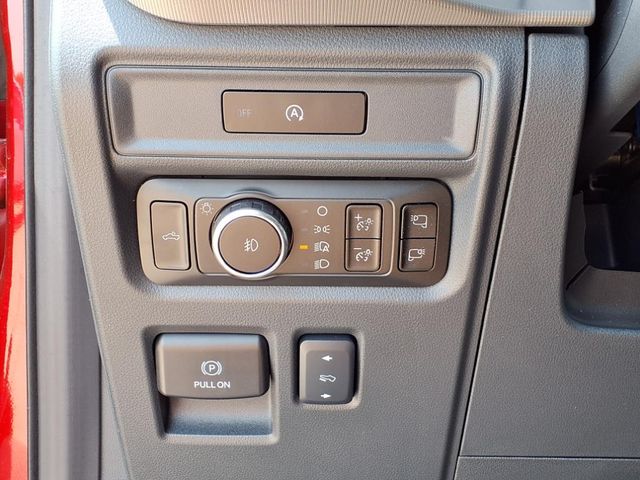 2025 Ford F-150 Lariat photo 13