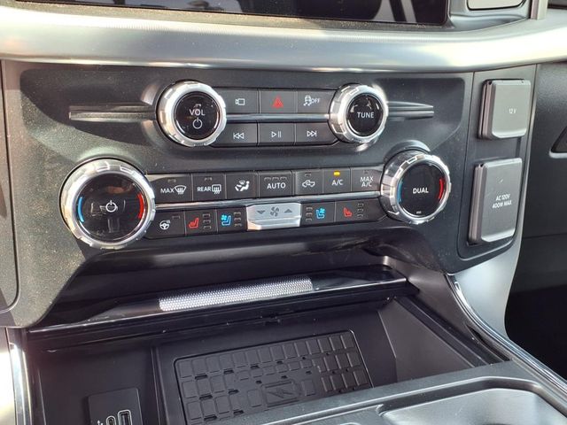 2025 Ford F-150 Lariat photo 16