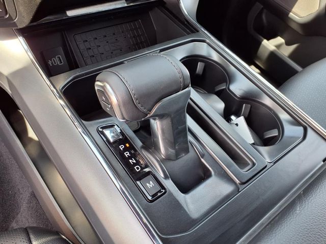 2025 Ford F-150 Lariat photo 17