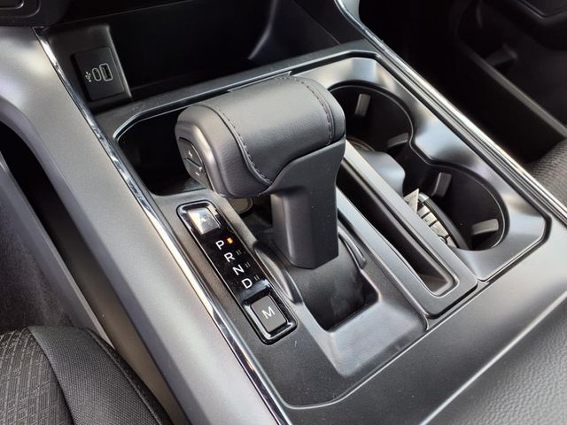 2025 Ford F-150 XLT photo 16