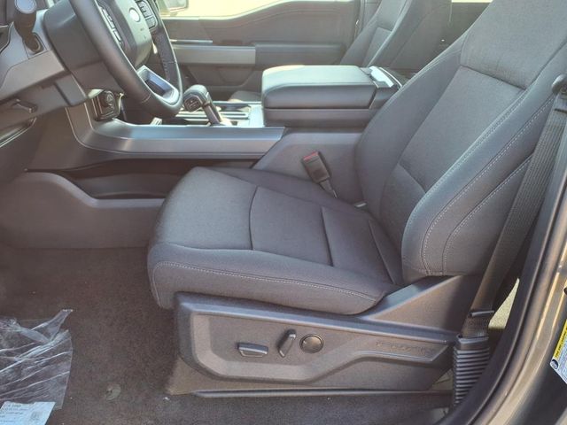 2025 Ford F-150 XLT photo 12