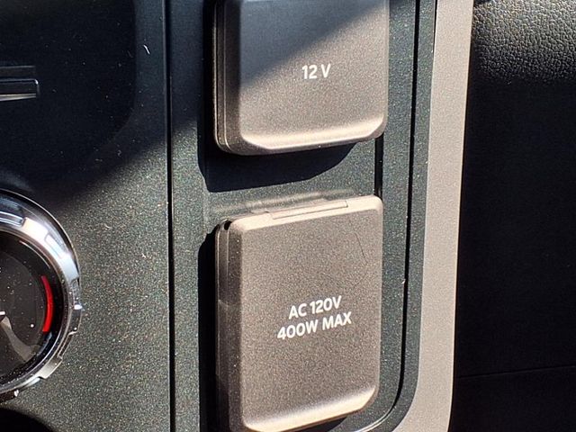 2025 Ford F-150 XLT photo 16