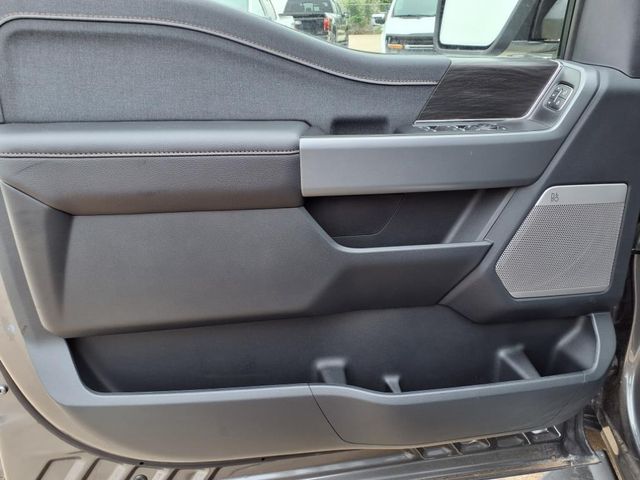 2025 Ford F-150 Lariat photo 12