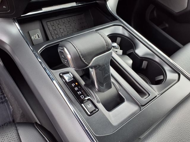 2025 Ford F-150 Lariat photo 19