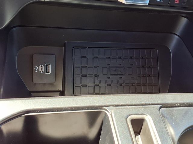 2025 Ford F-150 XLT photo 18