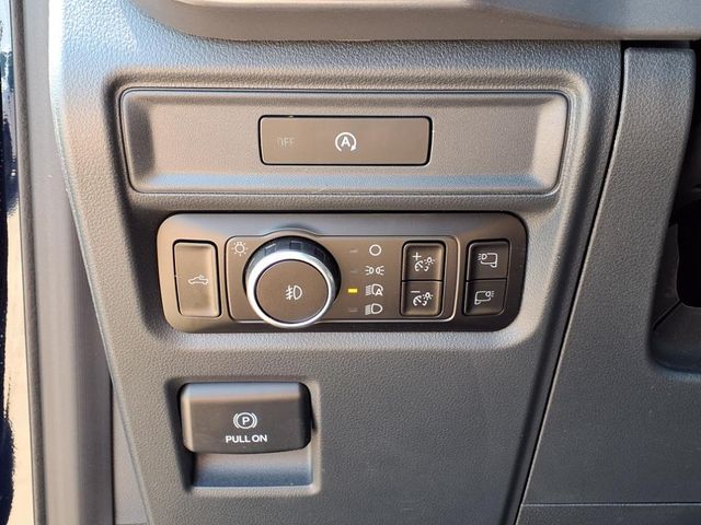 2025 Ford F-150 XLT photo 12