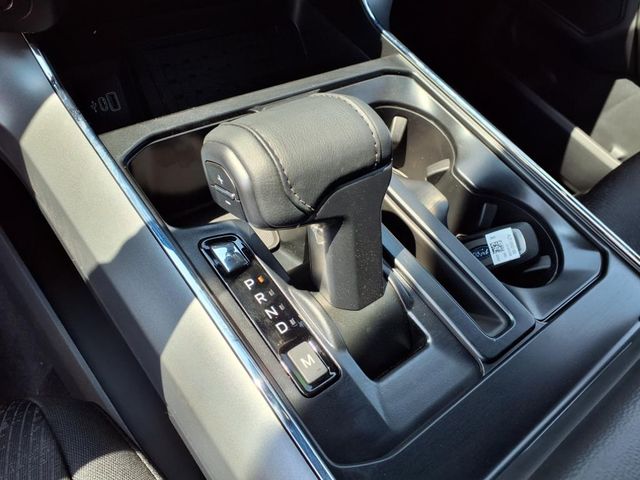 2025 Ford F-150 XLT photo 17