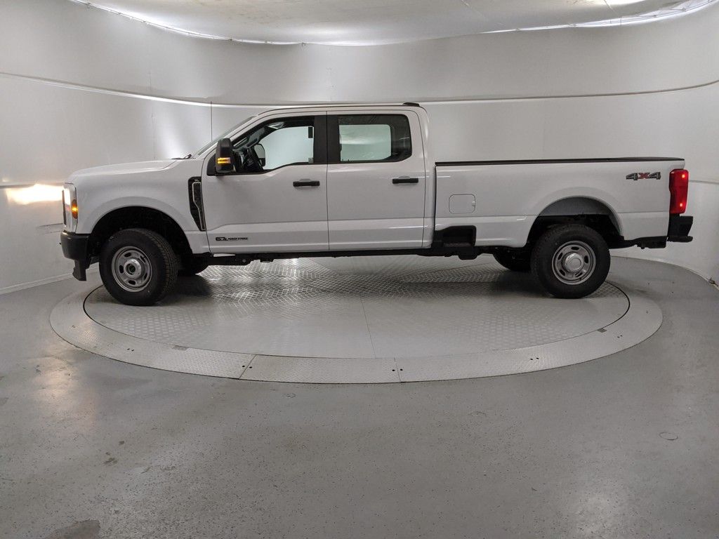 2025 Ford F-350 XL photo 3