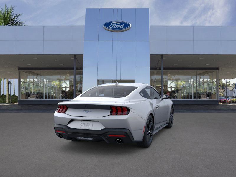 2025 Ford Mustang photo 5