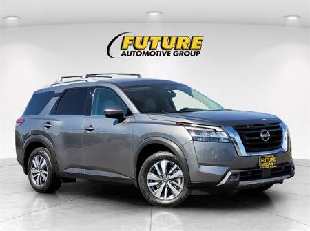 2022 Nissan Pathfinder SL