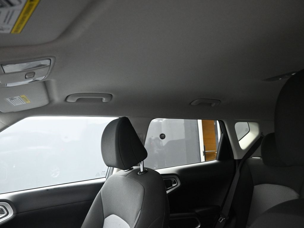 2023 Kia Soul LX photo 2