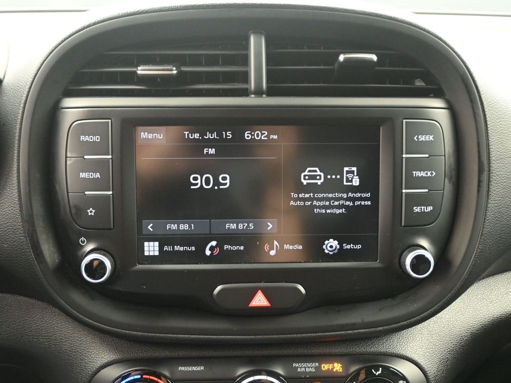 2023 Kia Soul LX photo 3