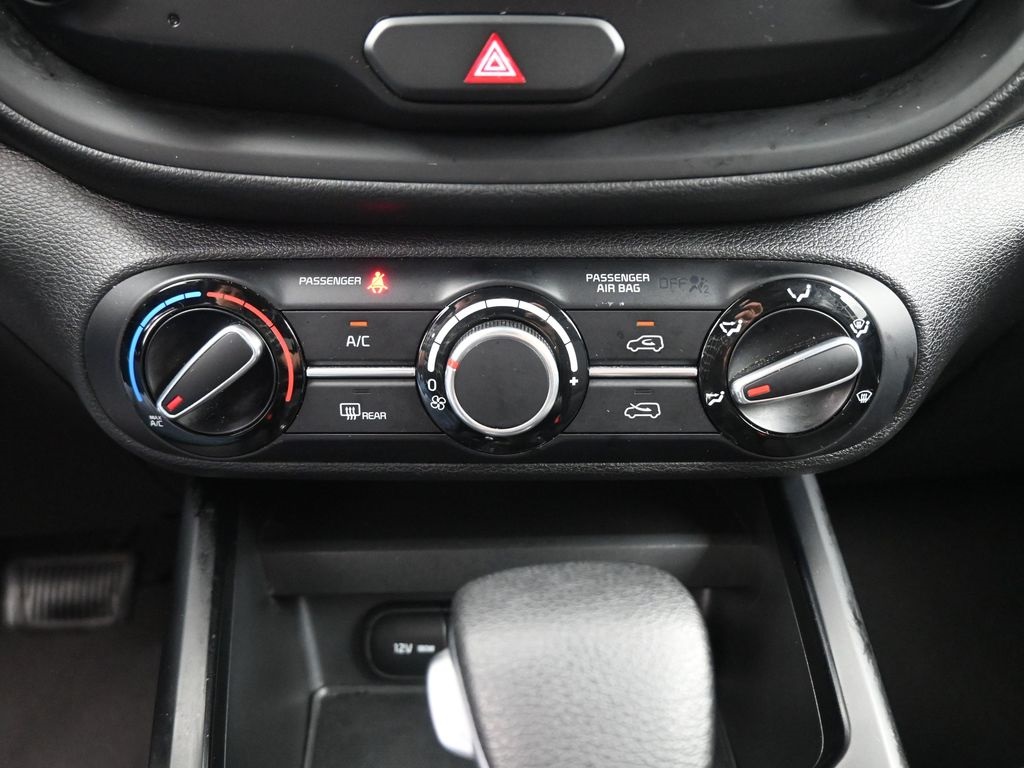 2023 Kia Soul LX photo 4