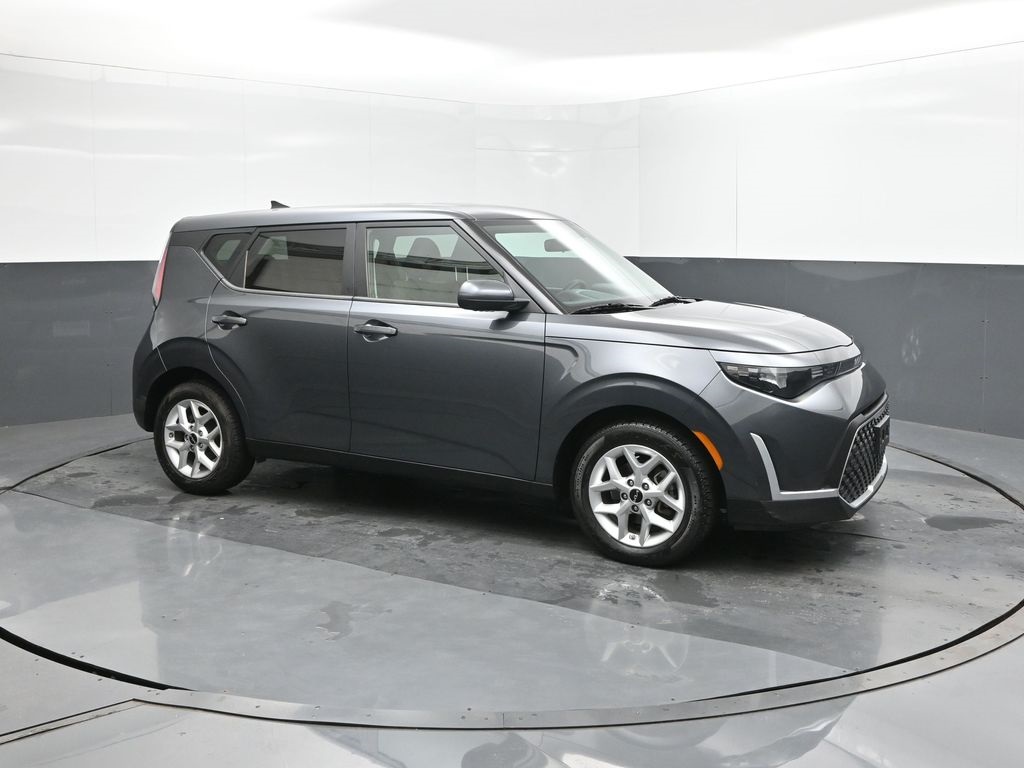 2023 Kia Soul LX photo 16