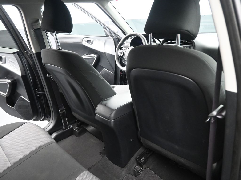 2023 Kia Soul LX photo 28