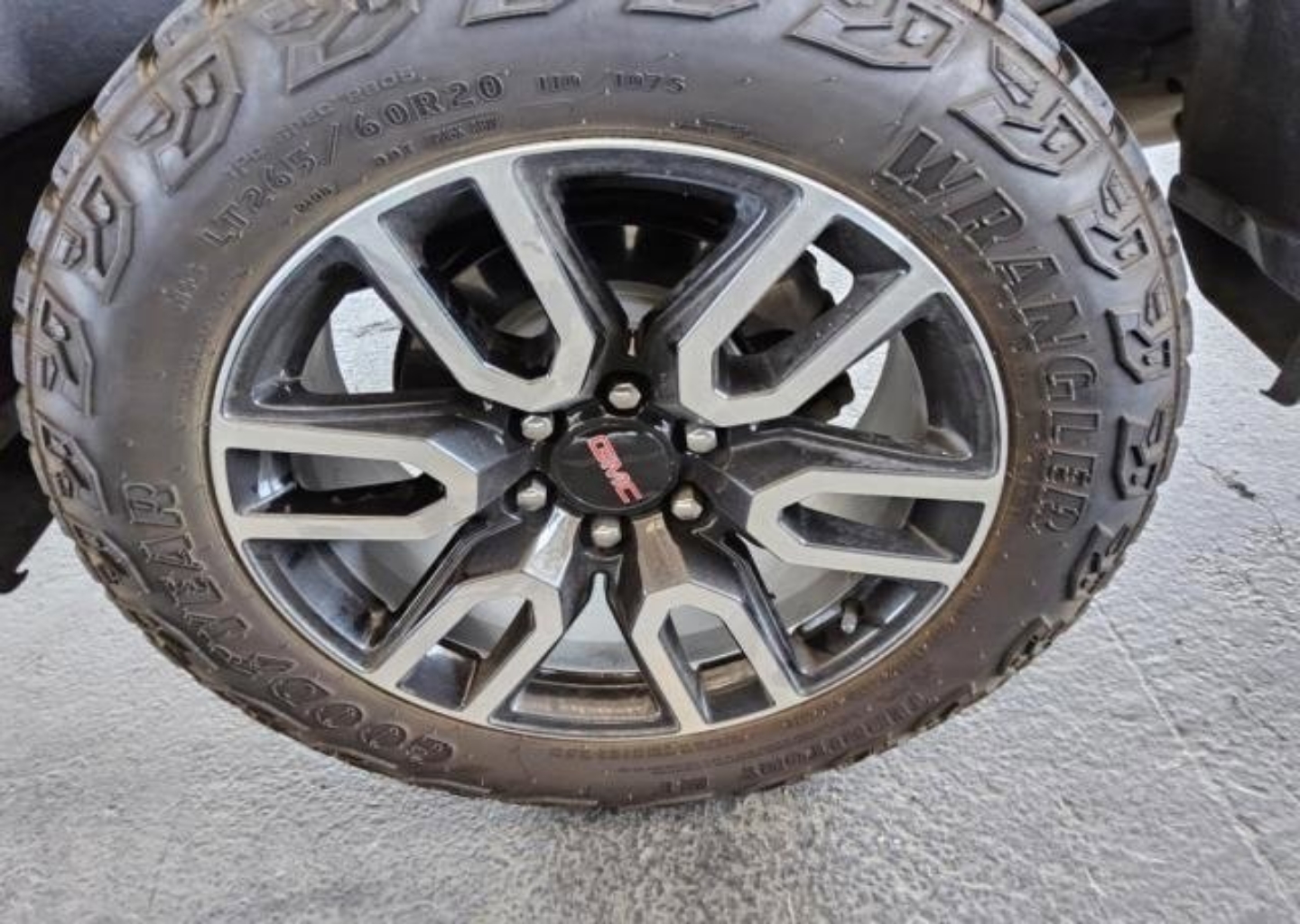 3GTUUEE81RG257937