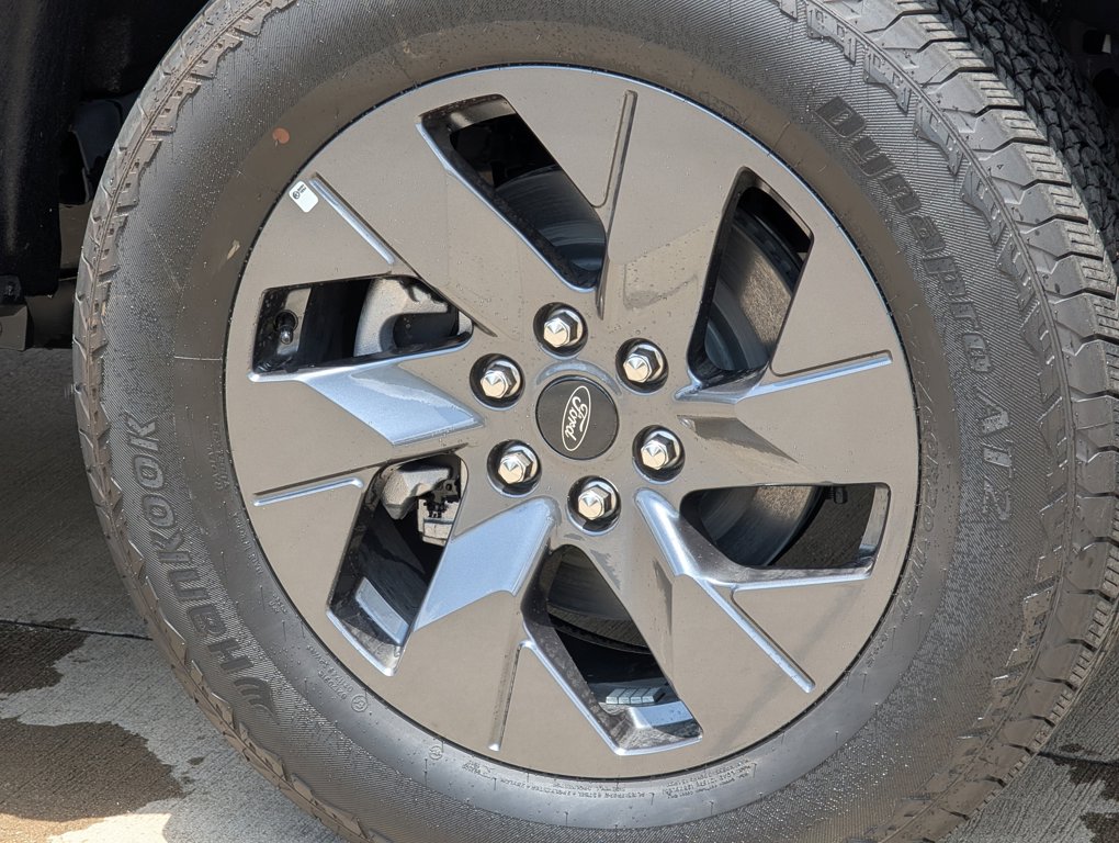 2024 Ford F-150 Lightning XLT photo 6