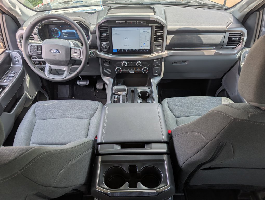 2024 Ford F-150 Lightning XLT photo 8