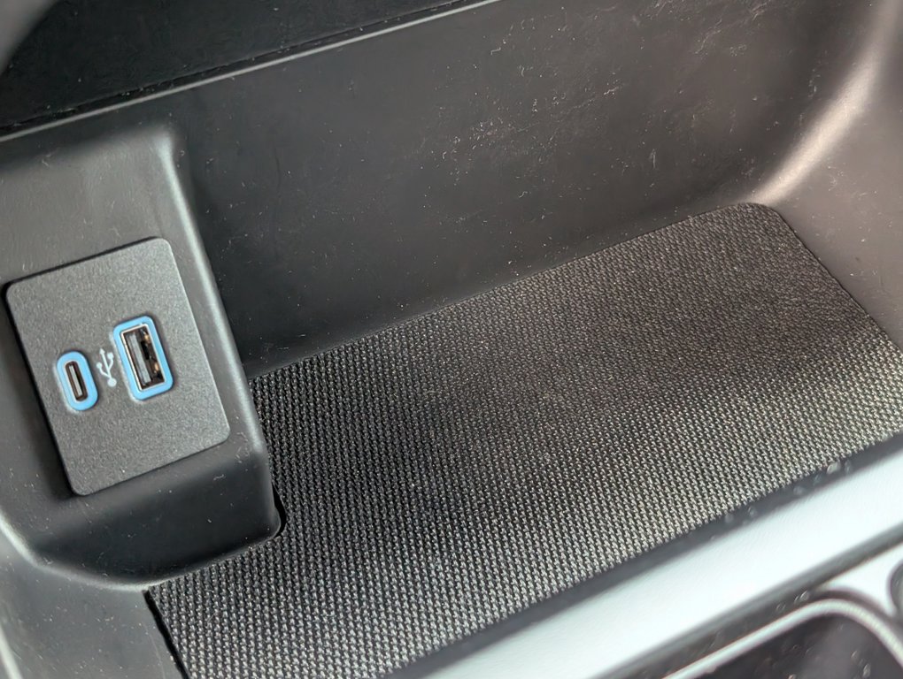 2024 Ford F-150 Lightning XLT photo 16