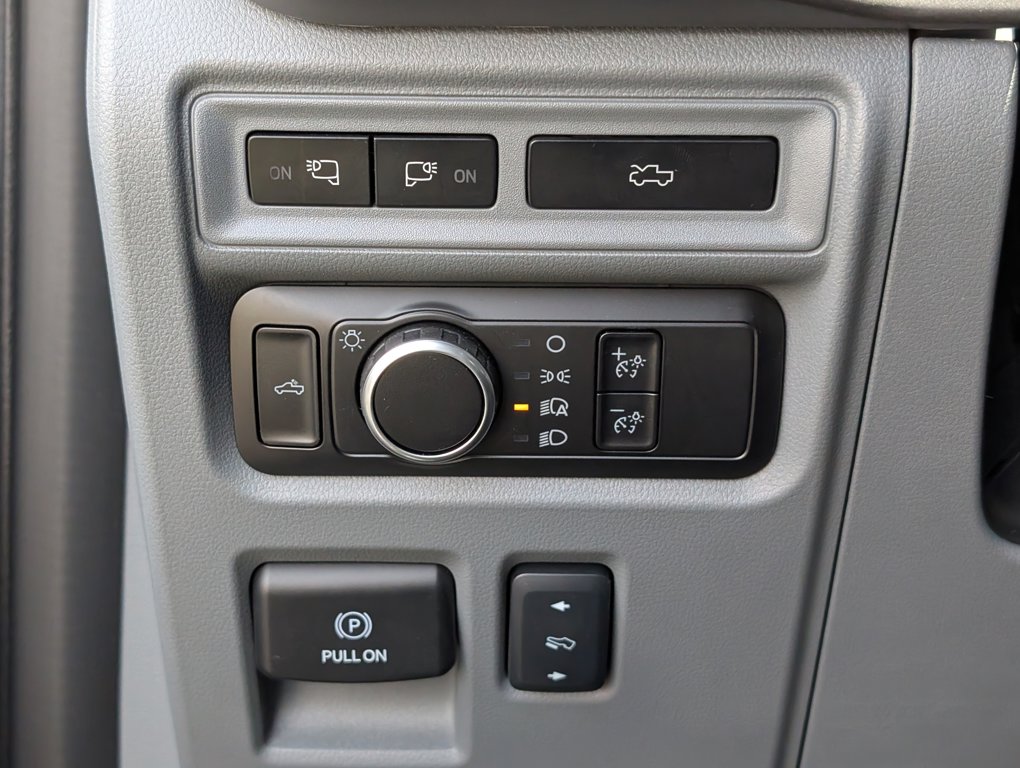 2024 Ford F-150 Lightning XLT photo 19
