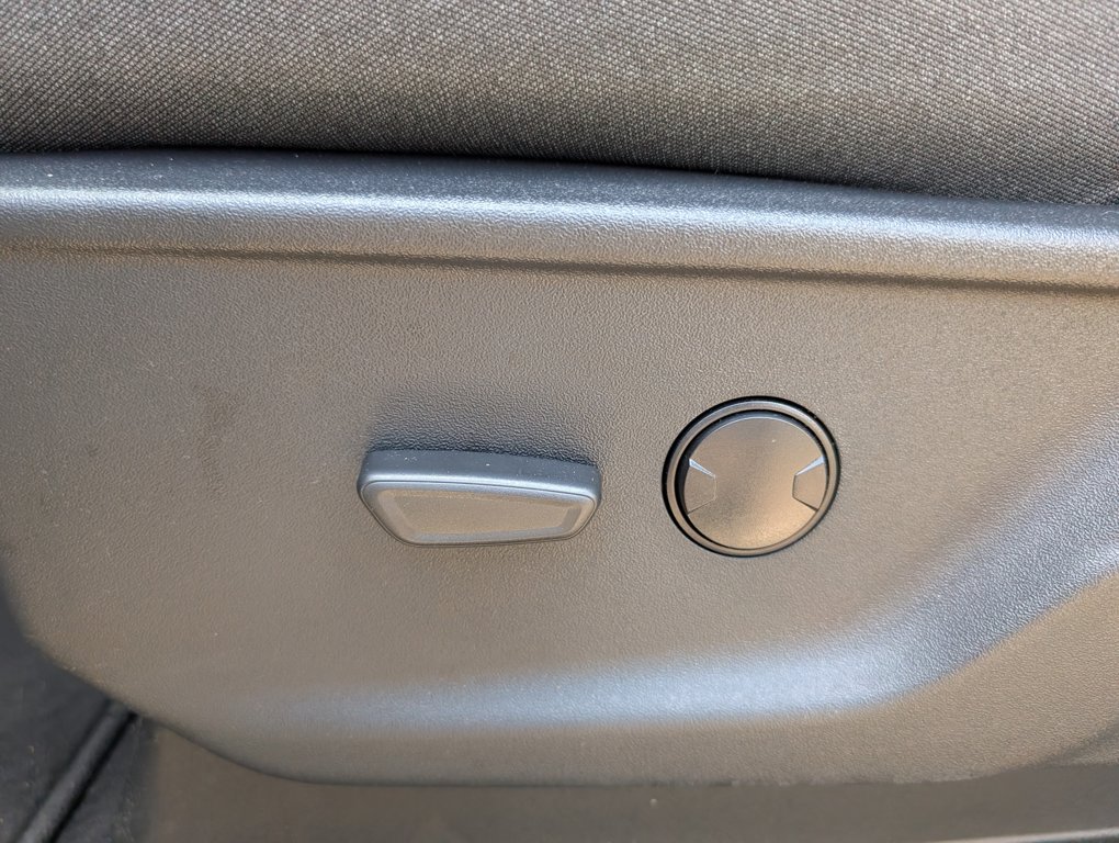 2024 Ford F-150 Lightning XLT photo 22