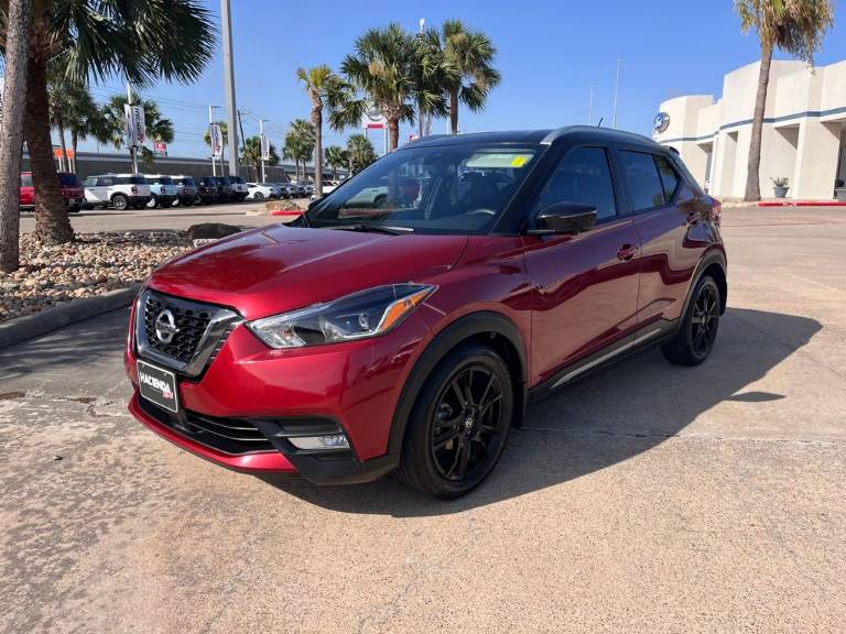 2020 Nissan Kicks SR