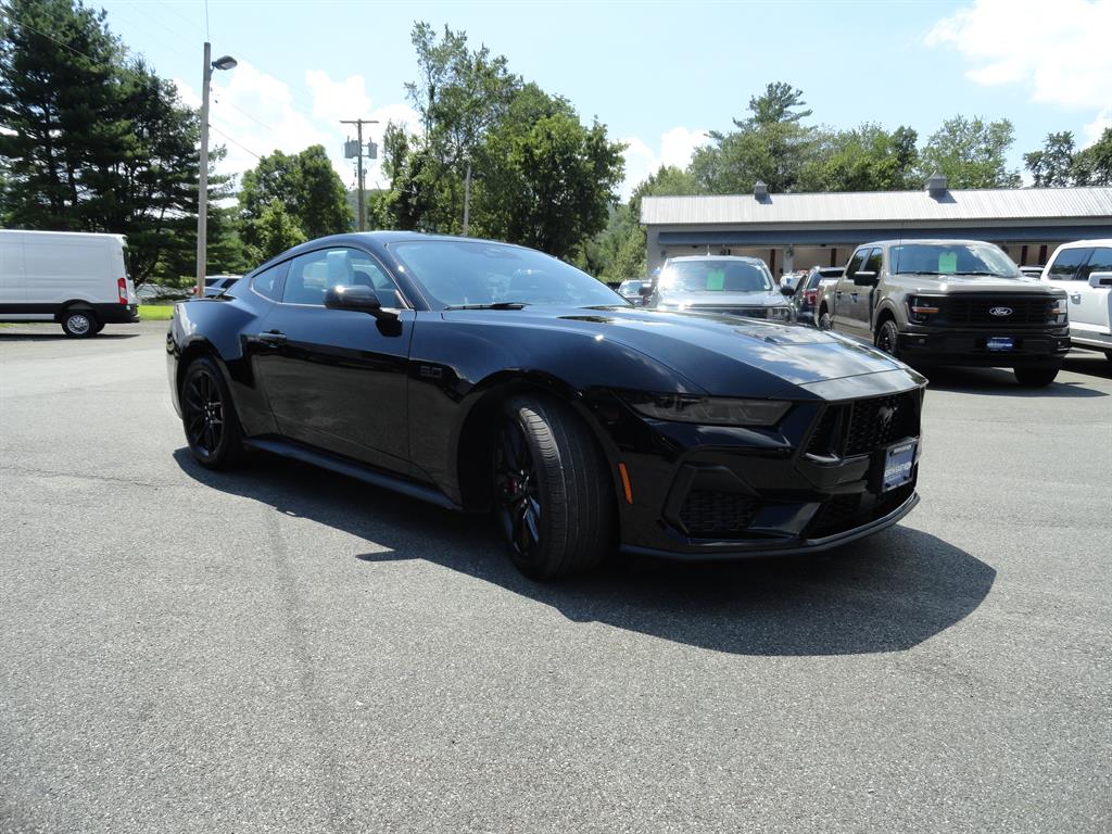 2024 Ford Mustang GT photo 3