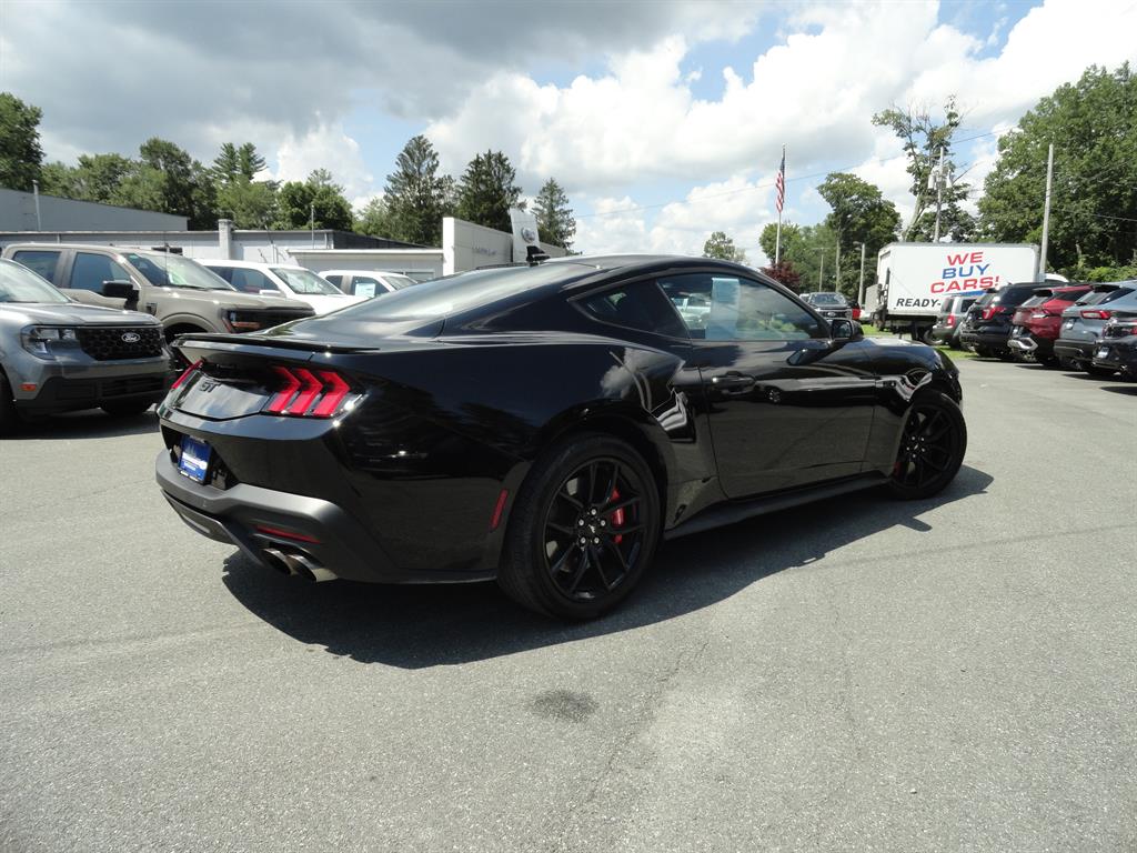 2024 Ford Mustang GT photo 5