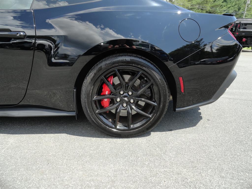 2024 Ford Mustang GT photo 9