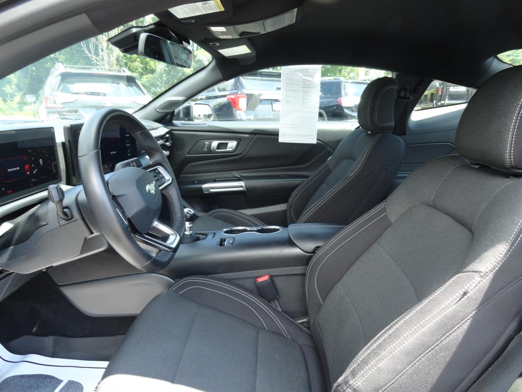 2024 Ford Mustang GT photo 12