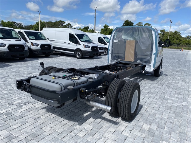 2026 Ford E-450 photo 5