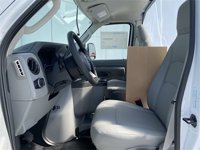 2026 Ford E-450 photo 11