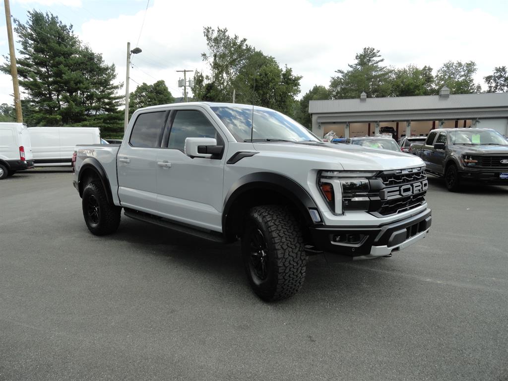 2025 Ford F-150 Raptor photo 3