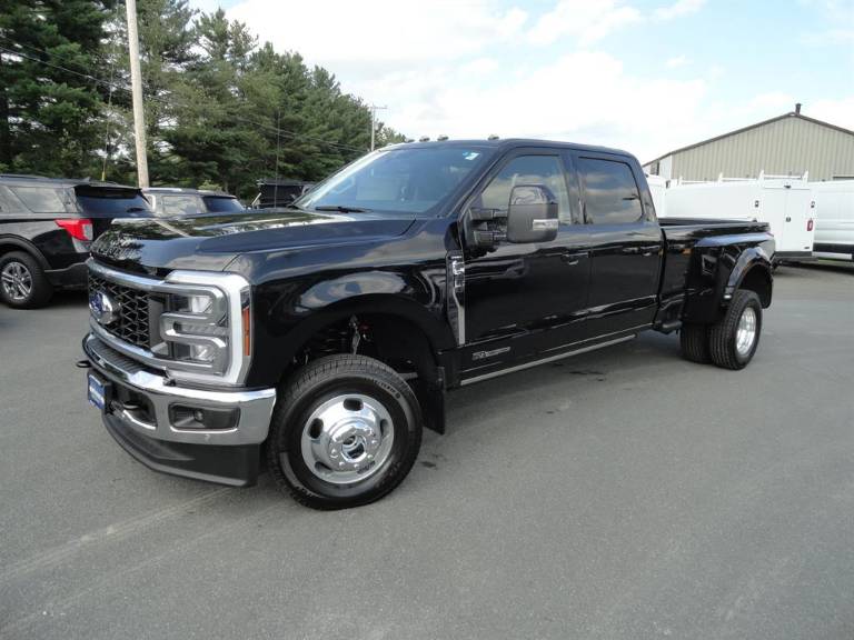 2025 Ford Super Duty F-350® LARIAT®