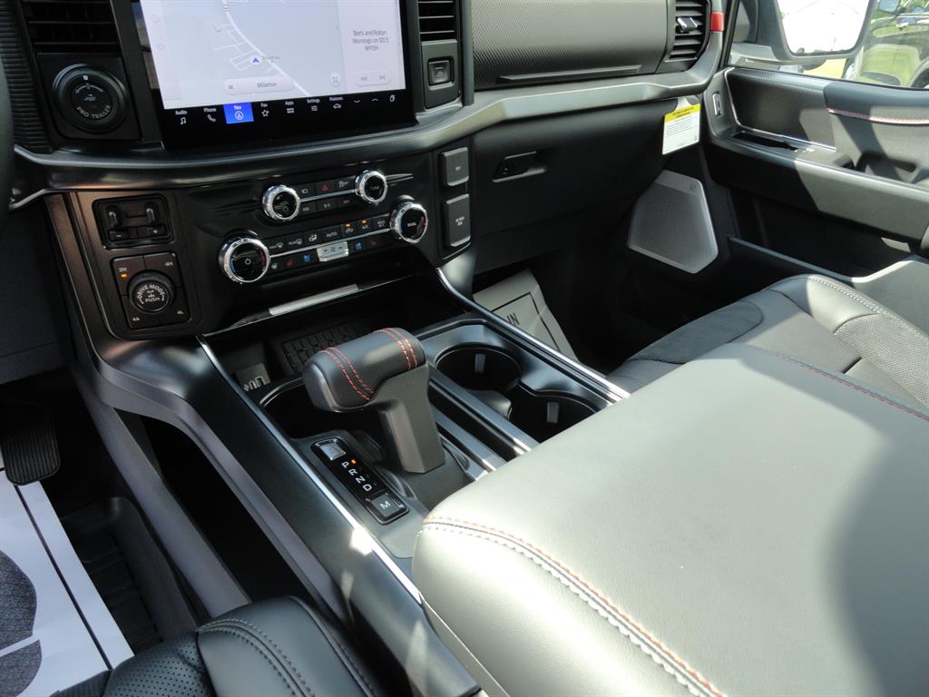 2025 Ford F-150 Raptor photo 17