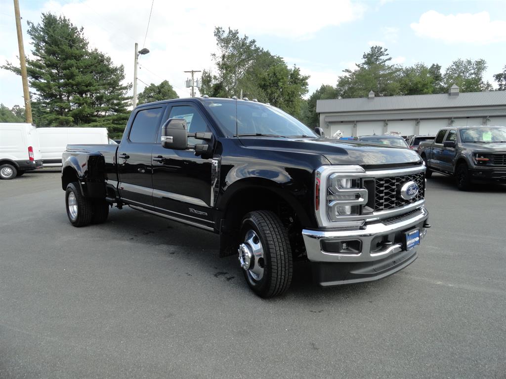 2025 Ford F-350 Lariat photo 3