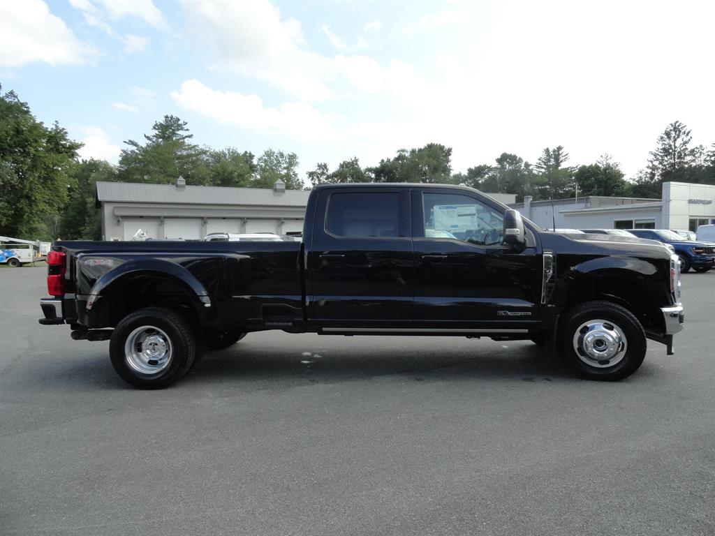 2025 Ford F-350 Lariat photo 4