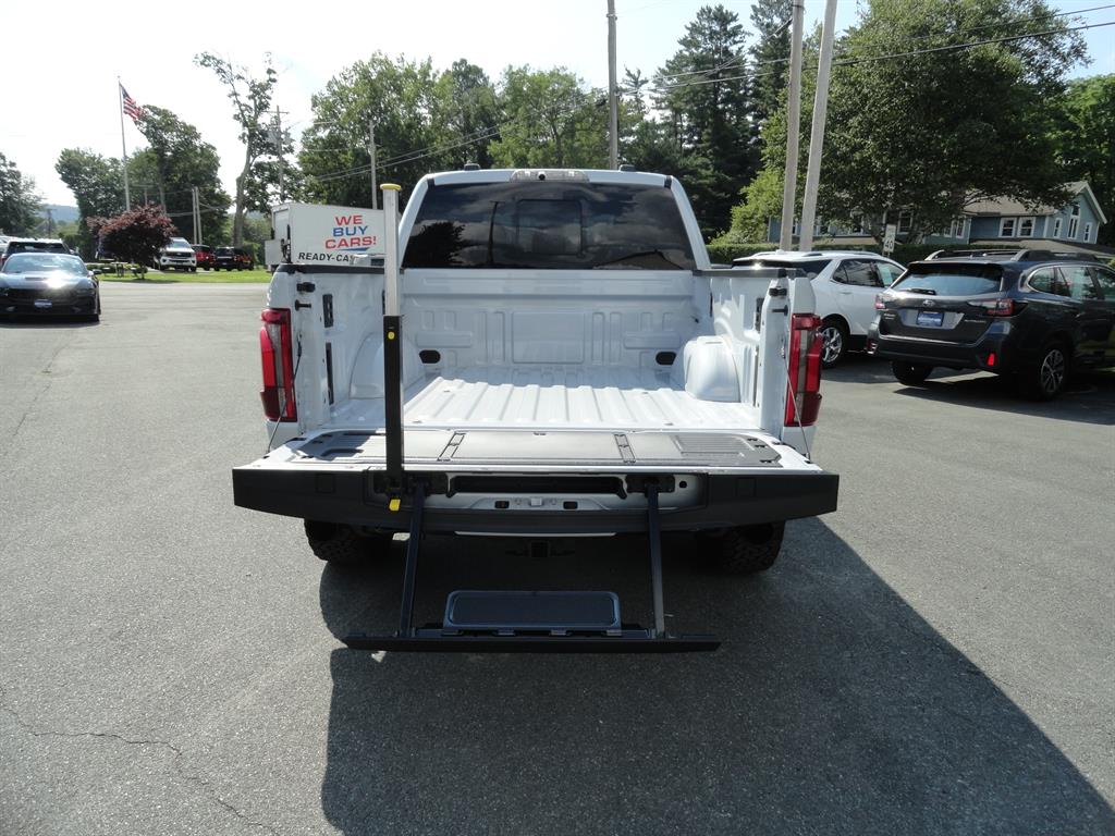 2025 Ford F-150 Raptor photo 21