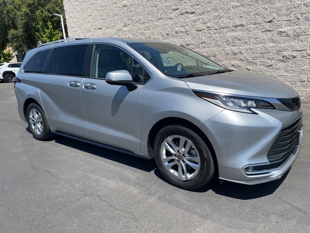 2022 Toyota Sienna Limited