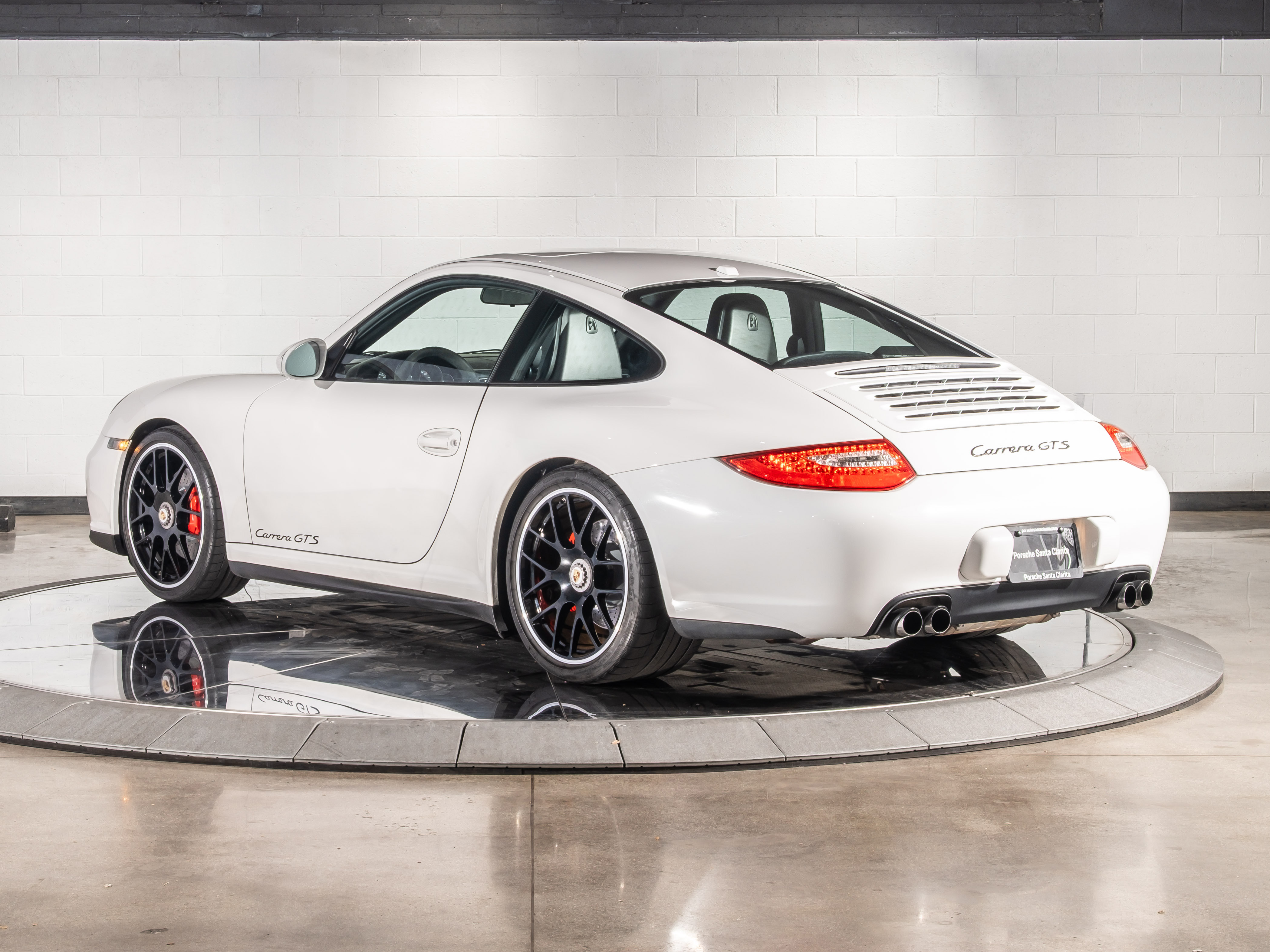 2011 Porsche 911 GTS photo 3