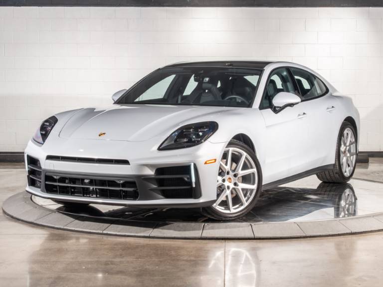 2025 Porsche Panamera 4