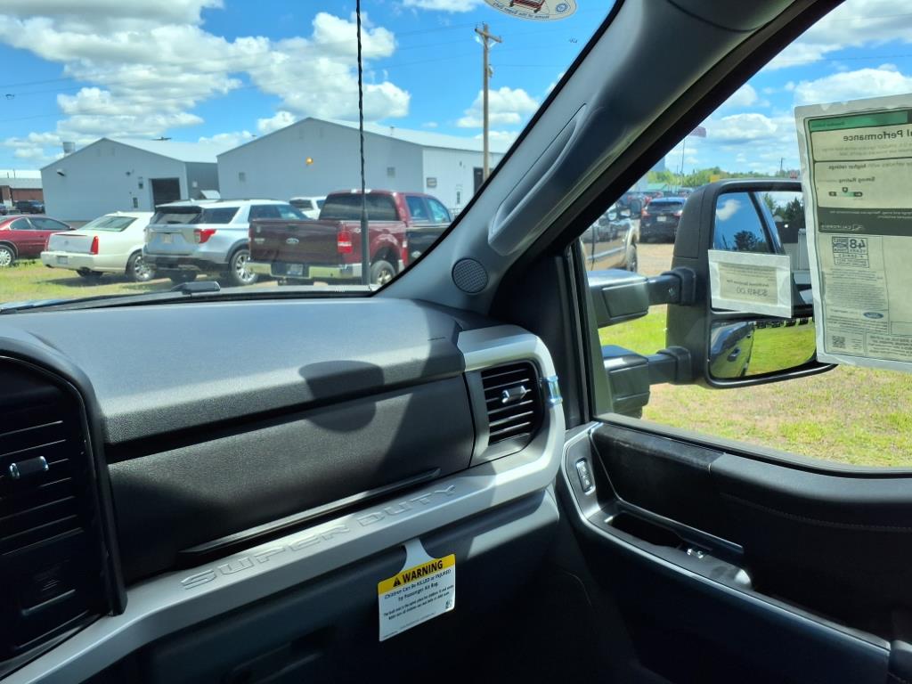 2025 Ford F-250 XL photo 9